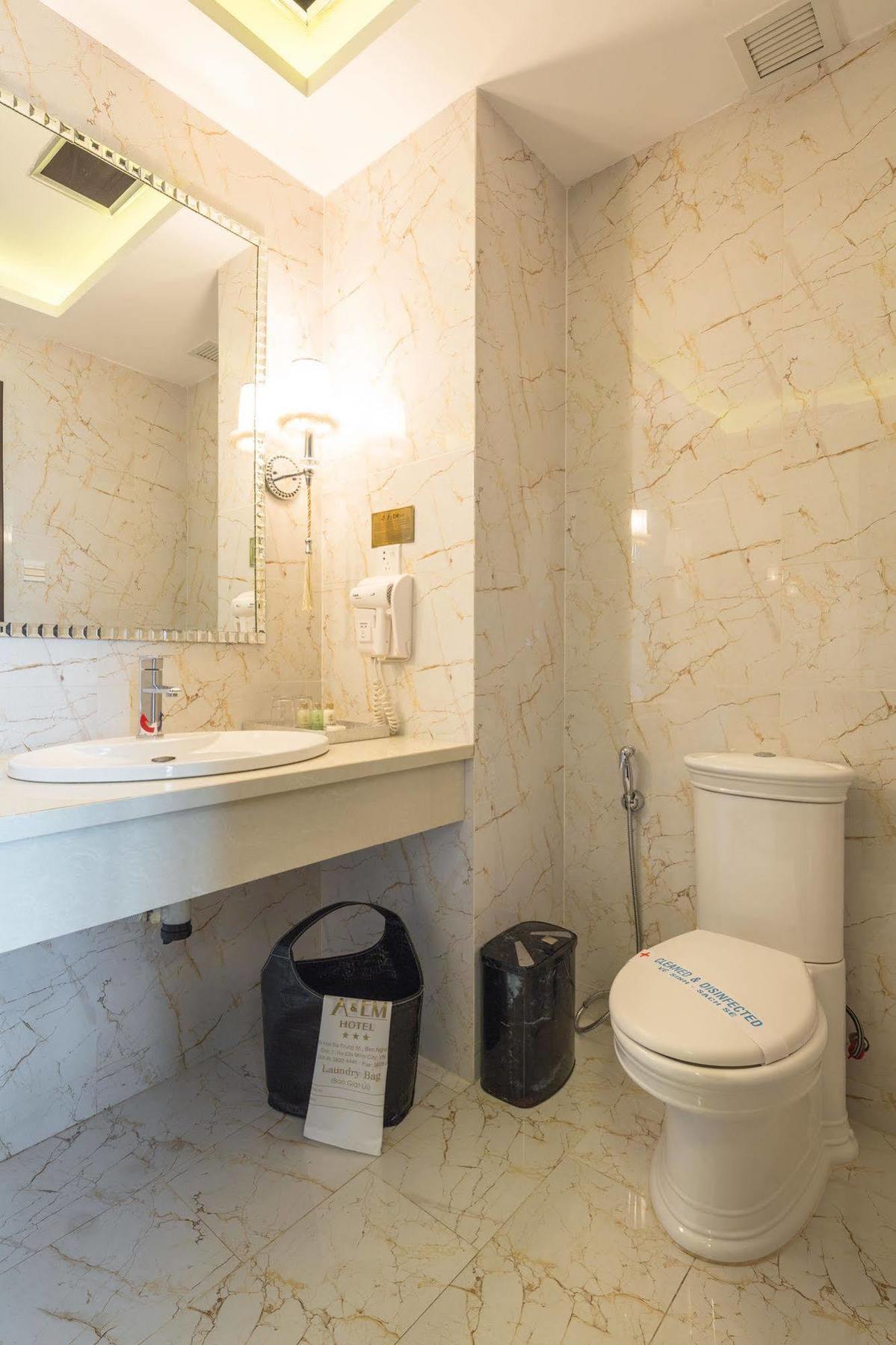 A&Em Hai Ba Trung Hotel Cidade de Ho Chi Minh Exterior foto