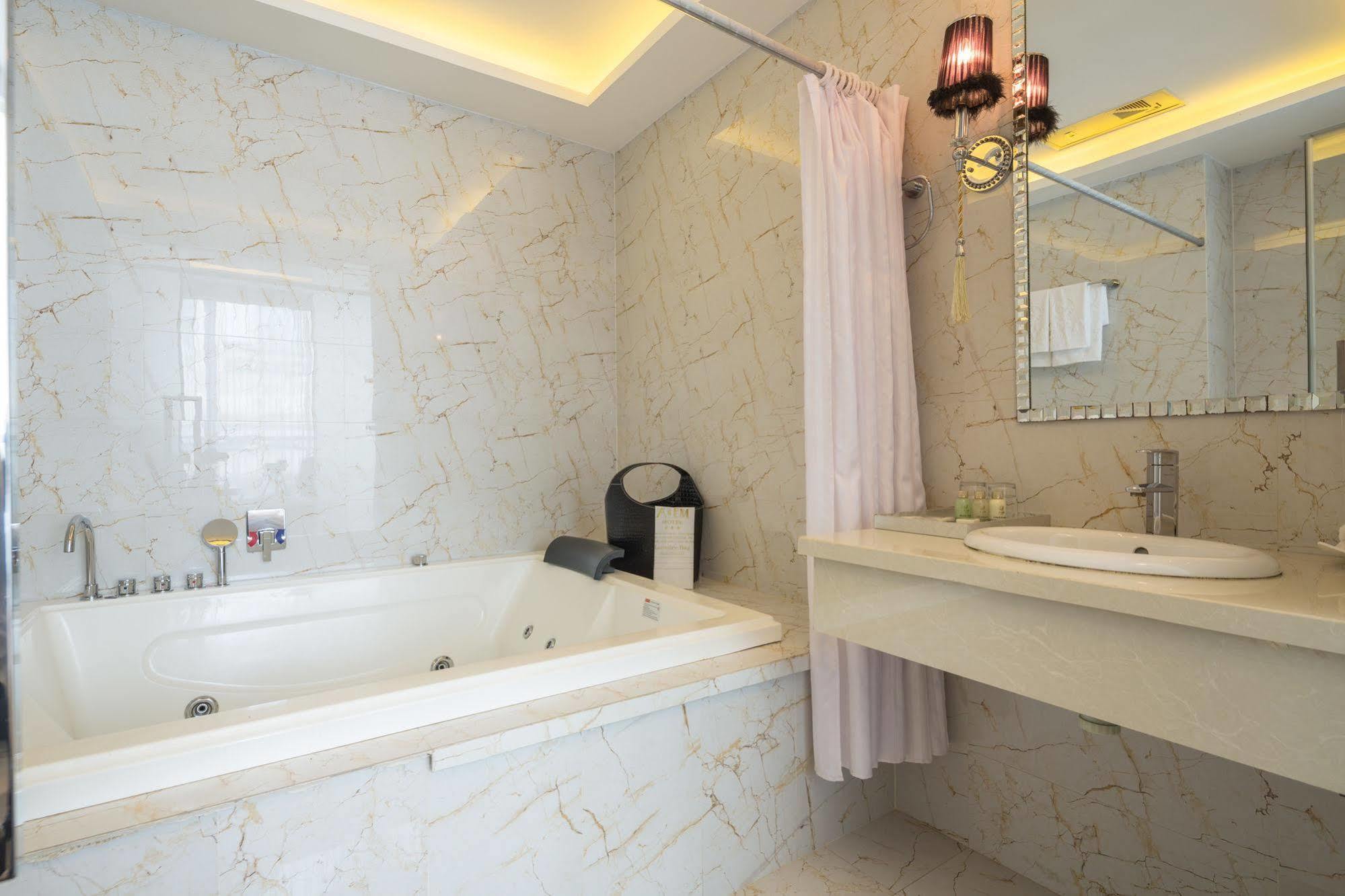 A&Em Hai Ba Trung Hotel Cidade de Ho Chi Minh Exterior foto